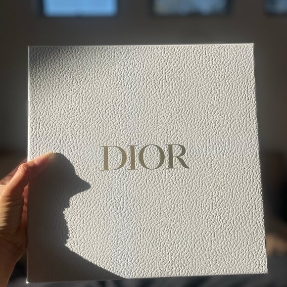 BRAND NEW Dior luxury scarf: beige/cream/gold - Picture 13 of 14